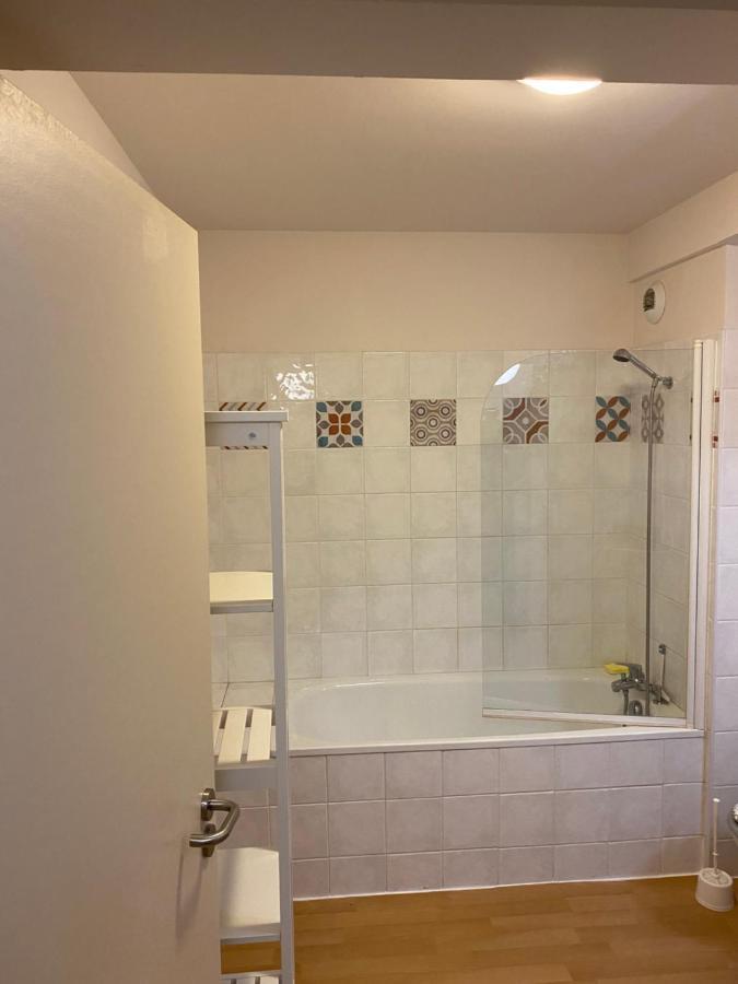 Le Fleuri Ensoleille De Guzet Apartment Ustou Exterior photo
